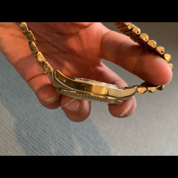 Michael Kors Lexington gold tone unisex watch - Picture 4 of 8